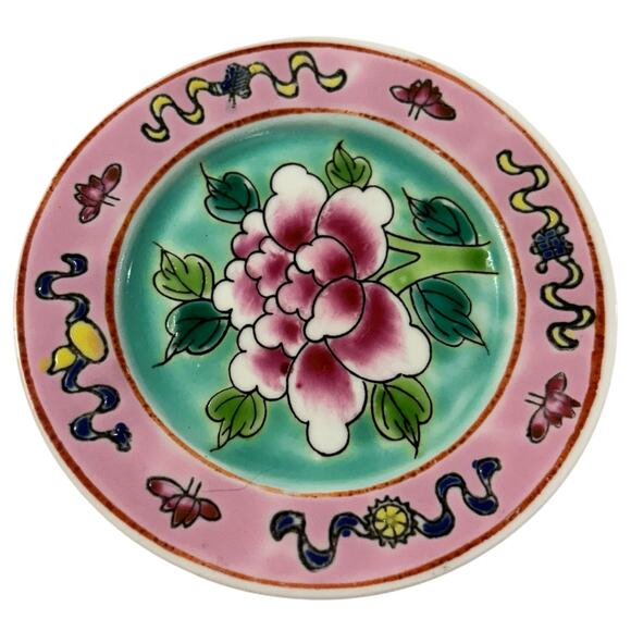 Pair of hand painted Peranakan Nyonya ceramic flower peonies mugs - Picture 5 of 7